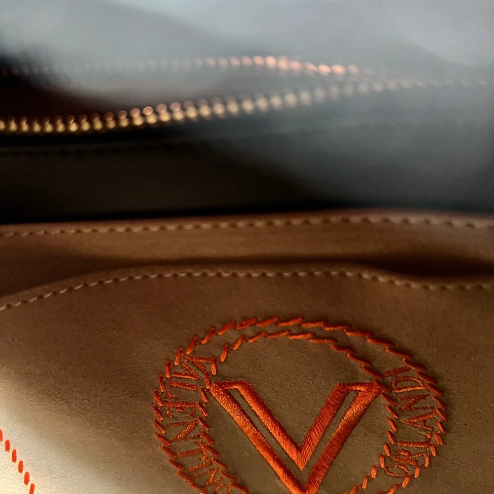 Orlandi Valentino Oversized Black Leather Tote - Picture 8 of 11